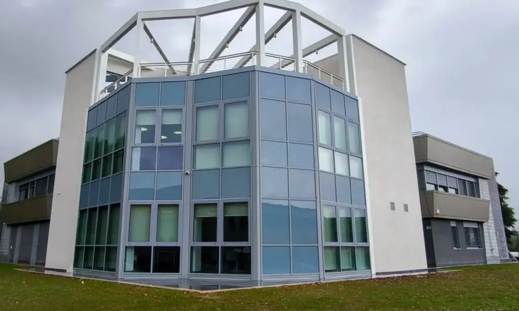 Palazzina uffici a 3 piani